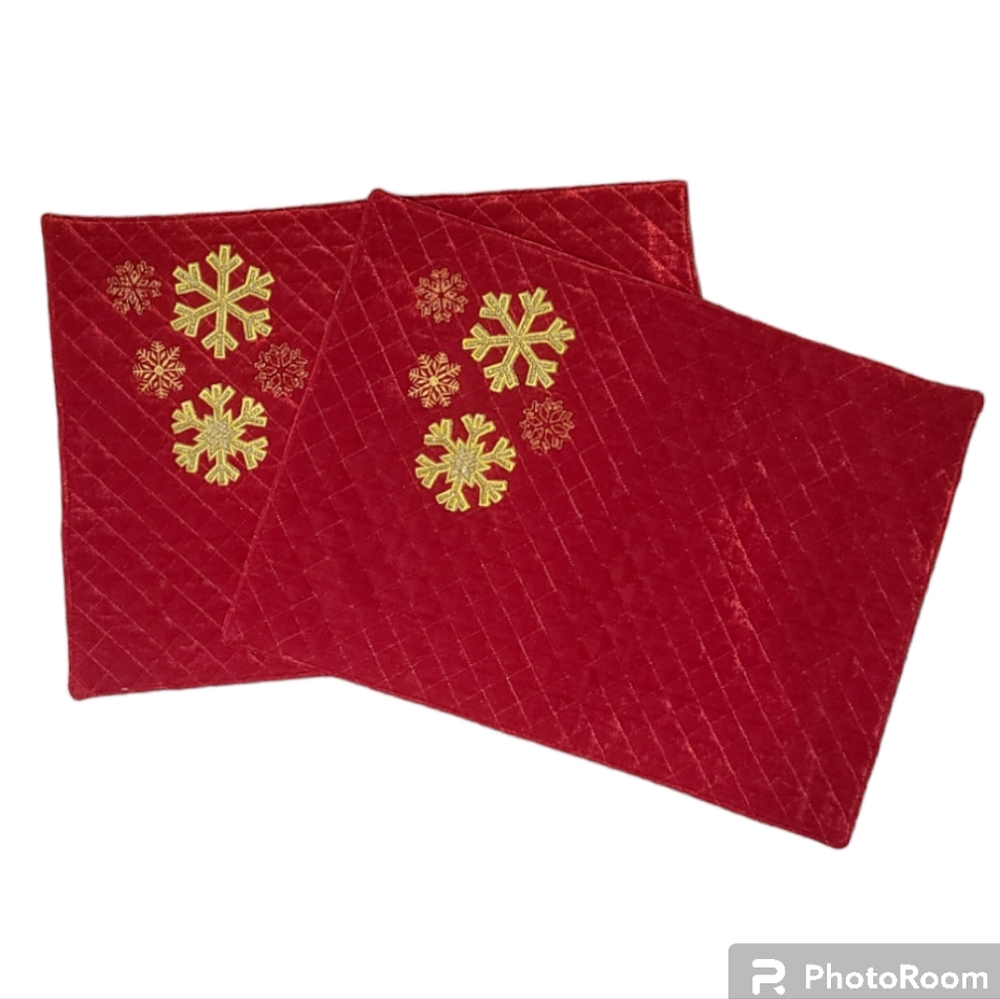 2 St. Nicholas Square Christmas Placemats Red Velour Luxe Holiday Table Decor